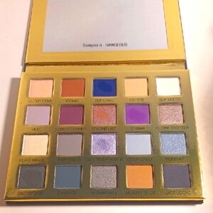 SCOTT BARNES- Vibrant Multi-Color Collection Eyeshadow